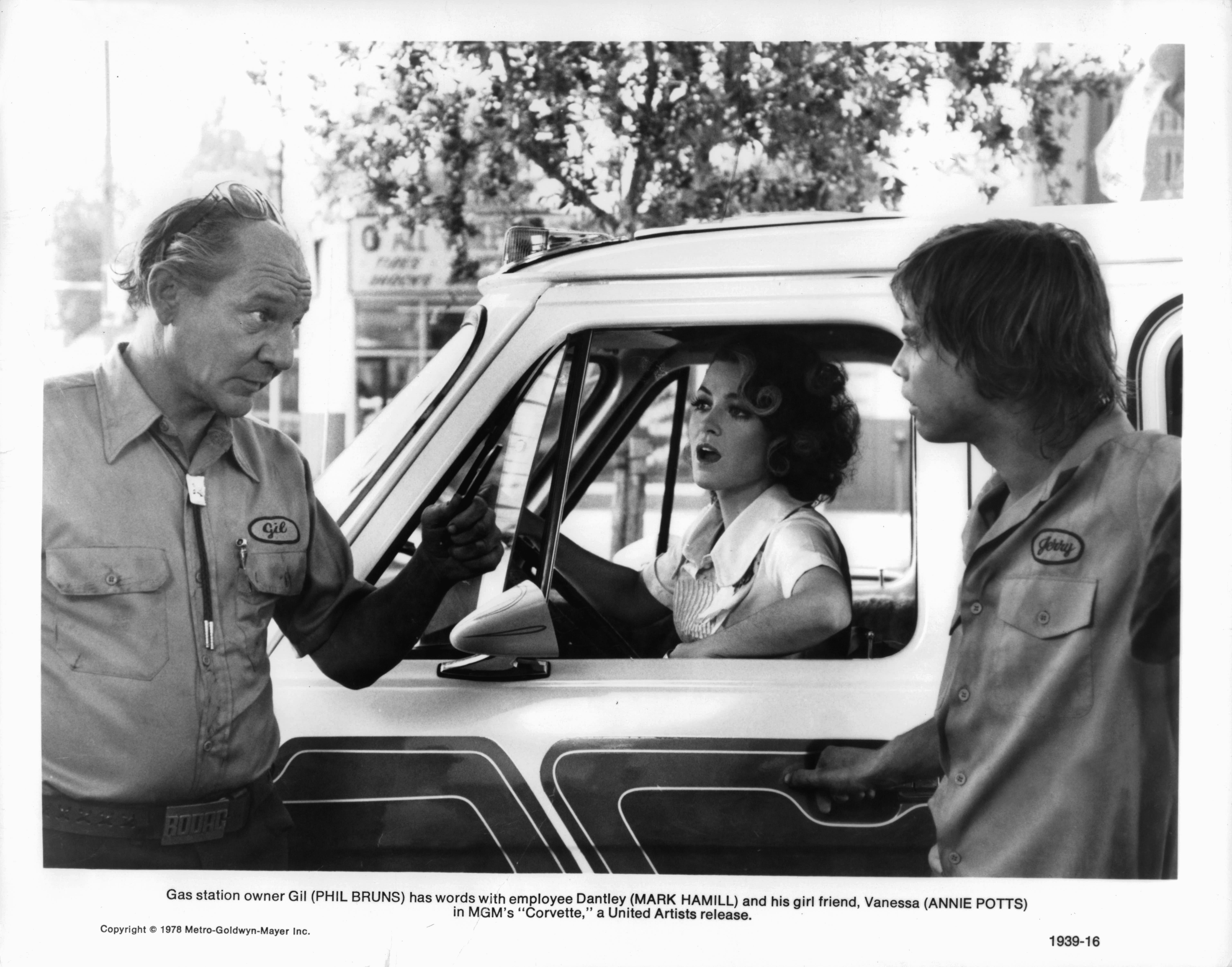 Still of Mark Hamill, Annie Potts and Philip Bruns in Corvette Summer (1978)
