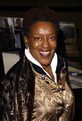 CCH Pounder at event of Skydas (2002)