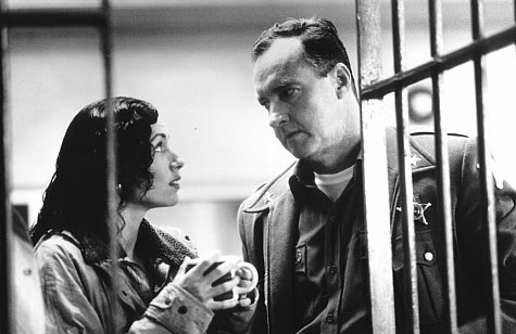 Still of Minnie Driver and Randy Quaid in Hard Rain (1998)