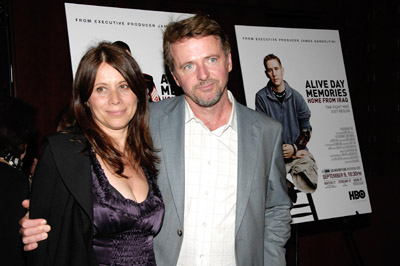Aidan Quinn and Elizabeth Bracco at event of Alive Day Memories: Home from Iraq (2007)