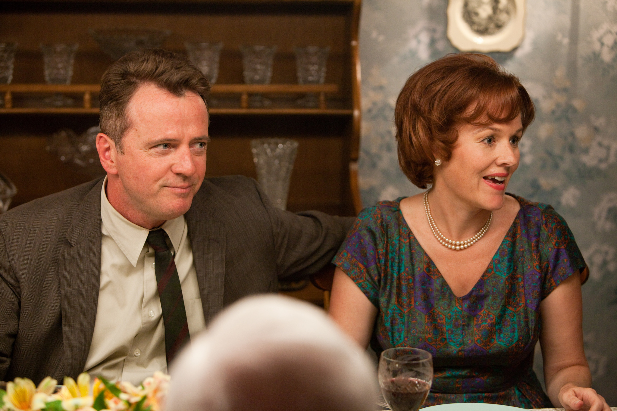 Still of Penelope Ann Miller and Aidan Quinn in Flipped (2010)