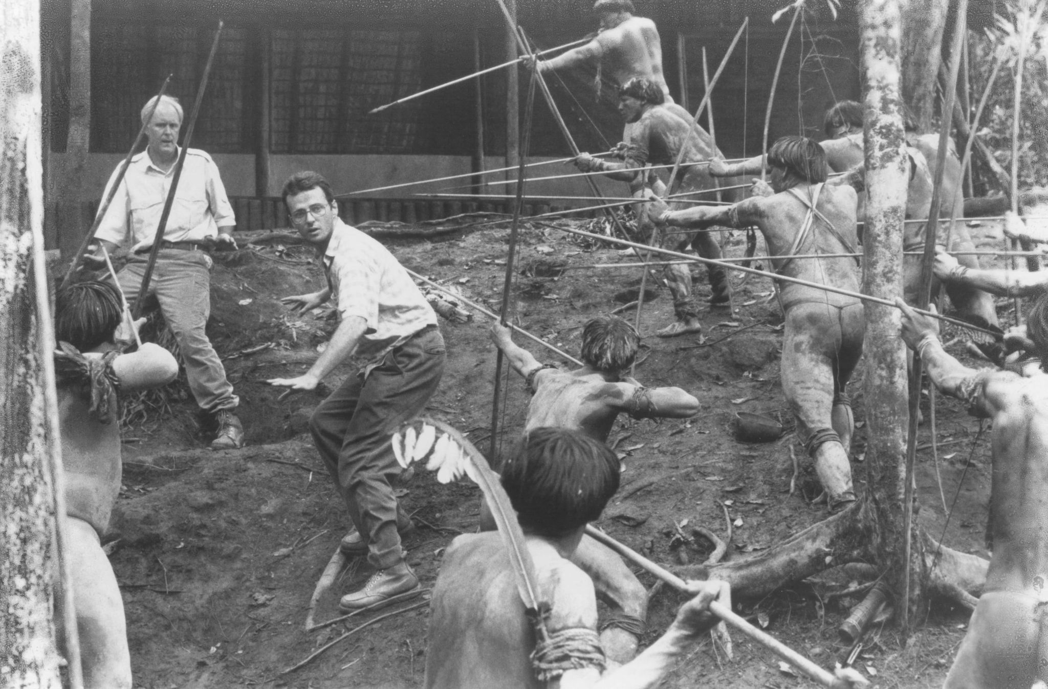 Still of John Lithgow and Aidan Quinn in At Play in the Fields of the Lord (1991)