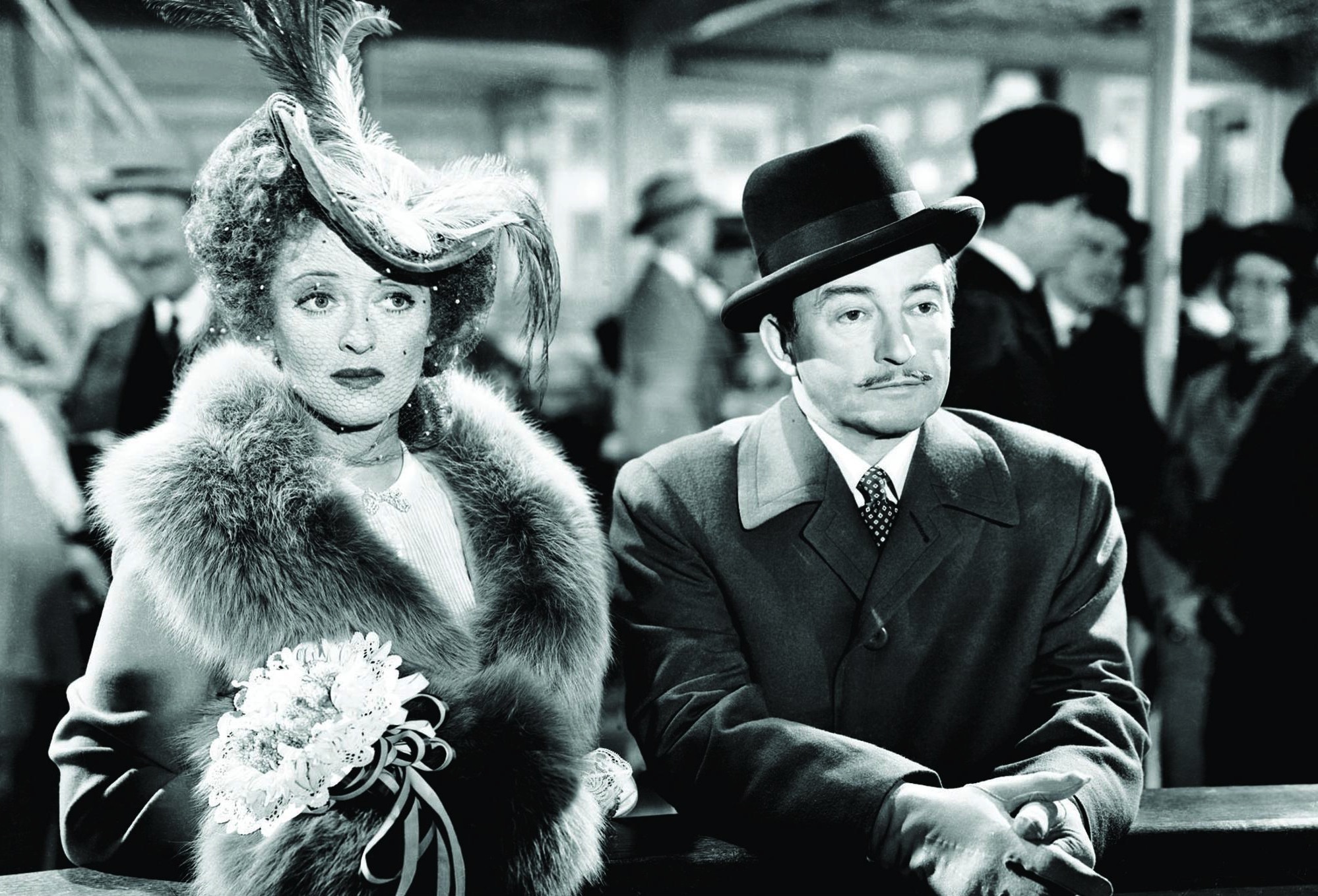 Still of Bette Davis and Claude Rains in Mr. Skeffington (1944)