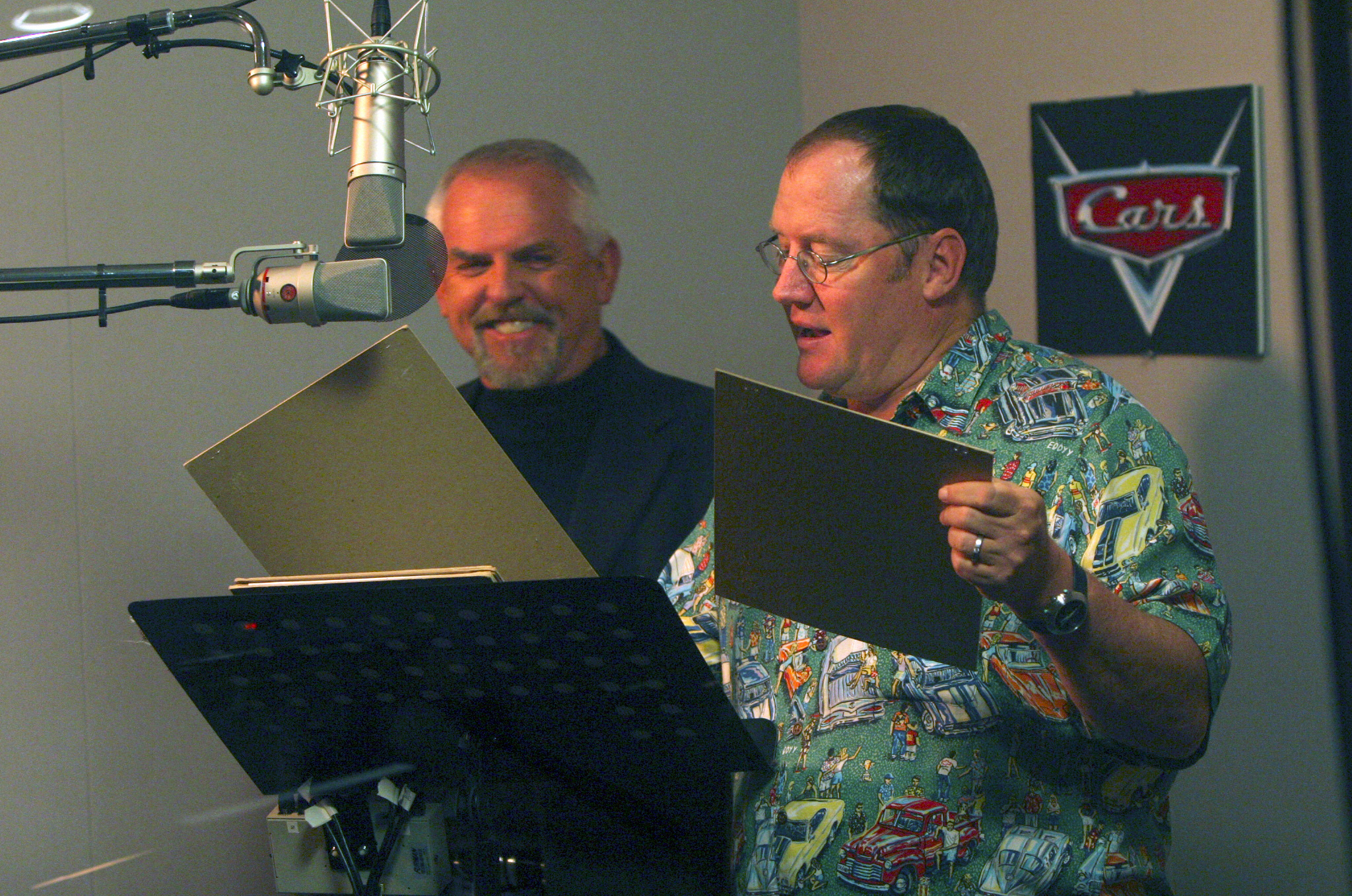 Still of John Ratzenberger and John Lasseter in Ratai (2006)