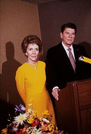 Ronald Reagan and wife Nancy campaigning for president