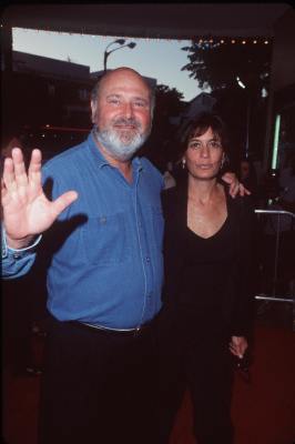 Rob Reiner and Michele Singer at event of Mickey Blue Eyes (1999)