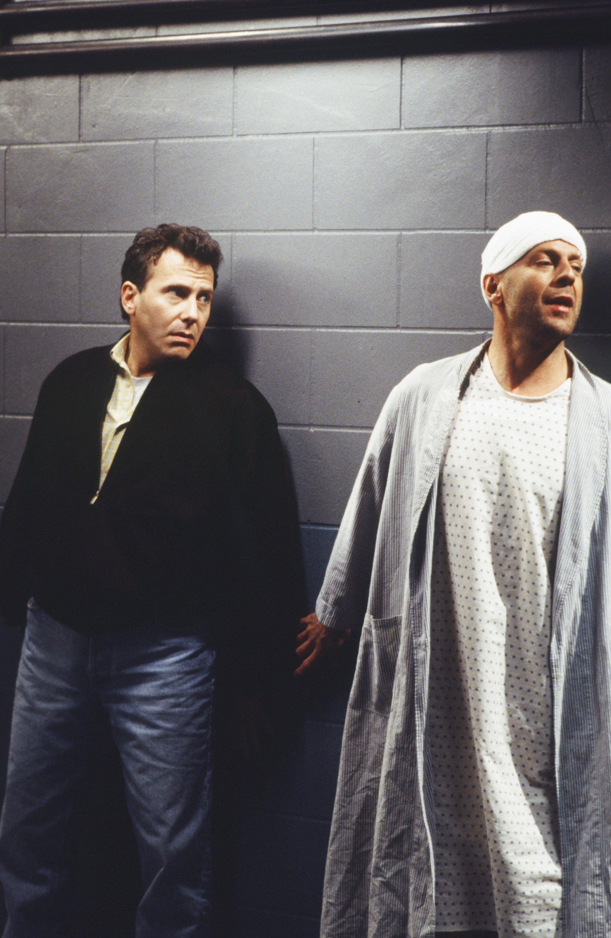 Still of Bruce Willis and Paul Reiser in Mad About You (1992)