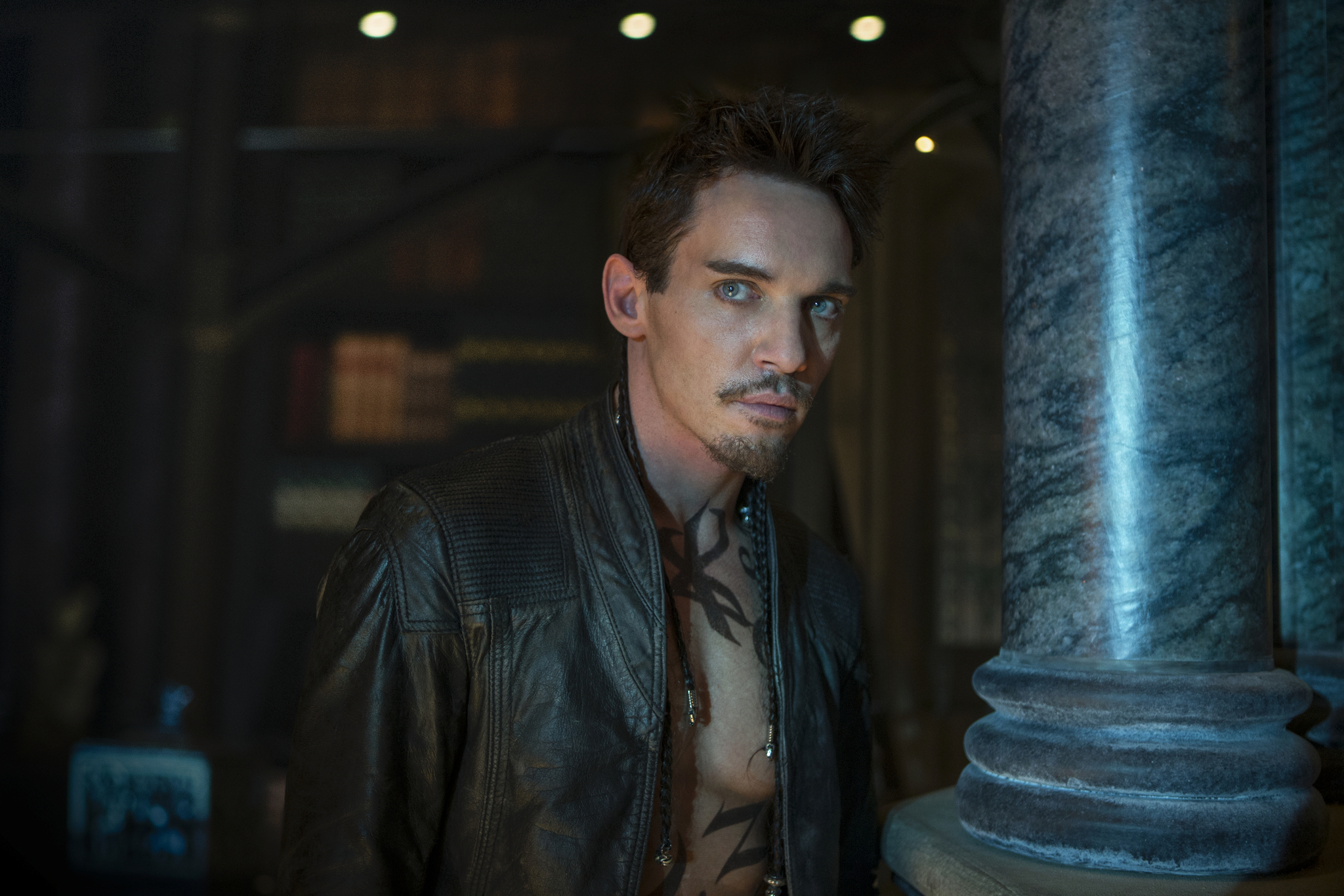 Still of Jonathan Rhys Meyers in Mirties irankiai: Kaulu miestas (2013)