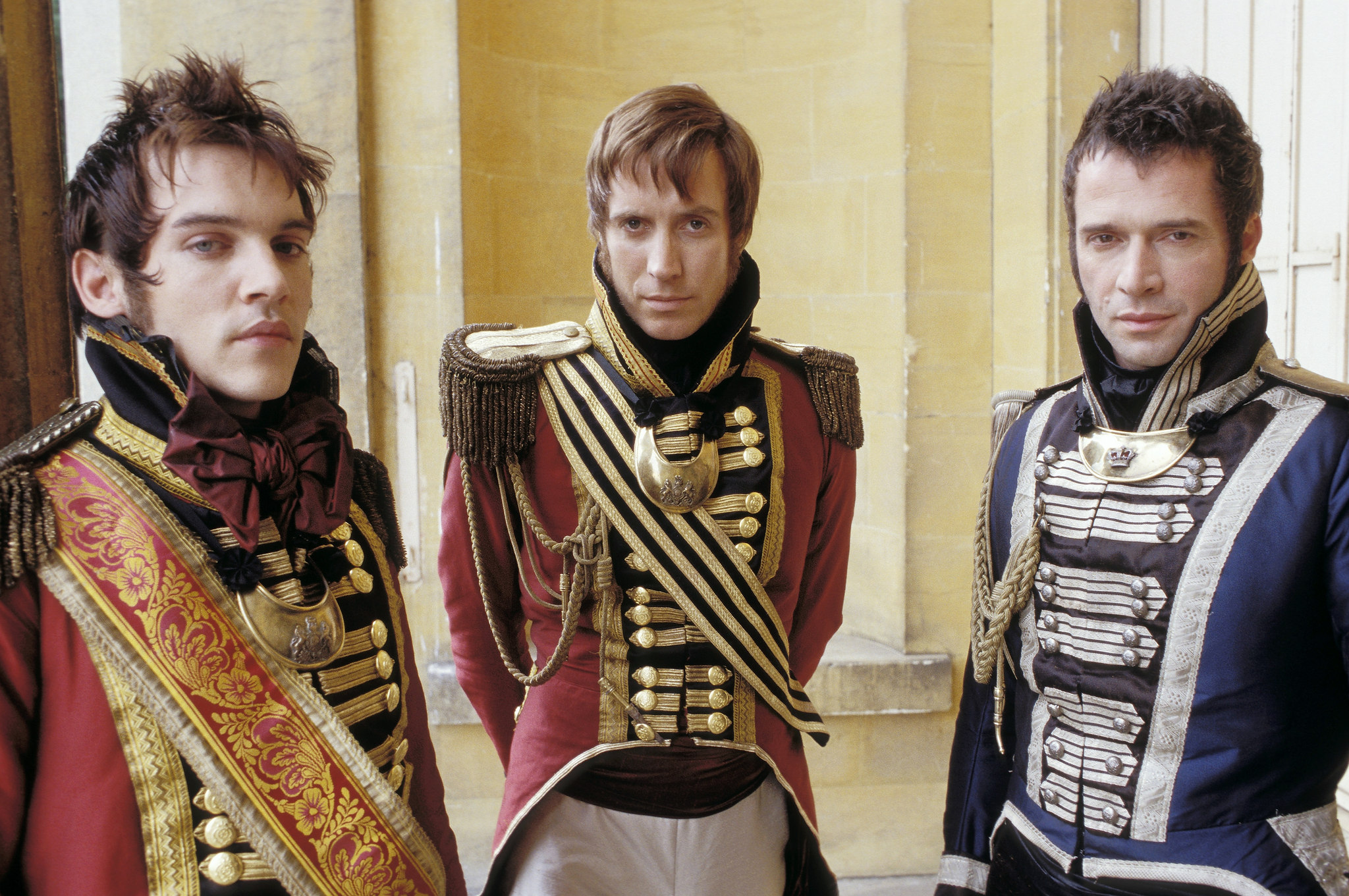 Still of Jonathan Rhys Meyers, Rhys Ifans and James Purefoy in Vanity Fair (2004)