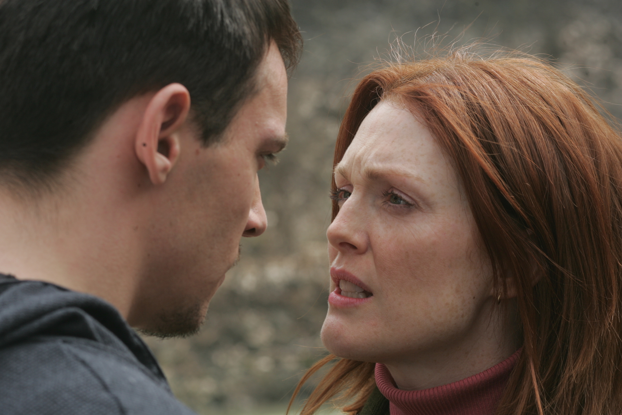 Still of Julianne Moore and Jonathan Rhys Meyers in 6 Souls (2010)