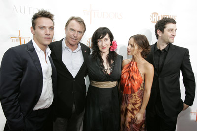 Gabrielle Anwar, Sam Neill, Jonathan Rhys Meyers, James Frain and Maria Doyle Kennedy at event of The Tudors (2007)