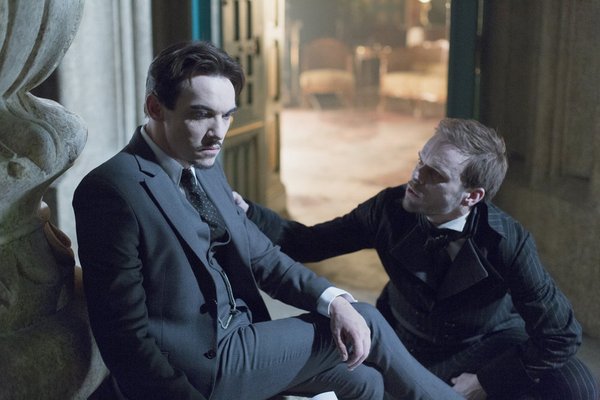 Still of Jonathan Rhys Meyers and Alec Newman in Dracula (2013)