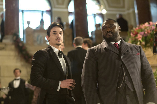 Still of Jonathan Rhys Meyers and Nonso Anozie in Dracula (2013)