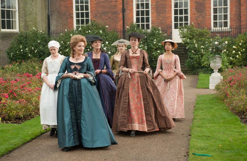 Still of Miranda Richardson, Emily Watson, Sarah Gadon and Penelope Wilton in Belle (2013)