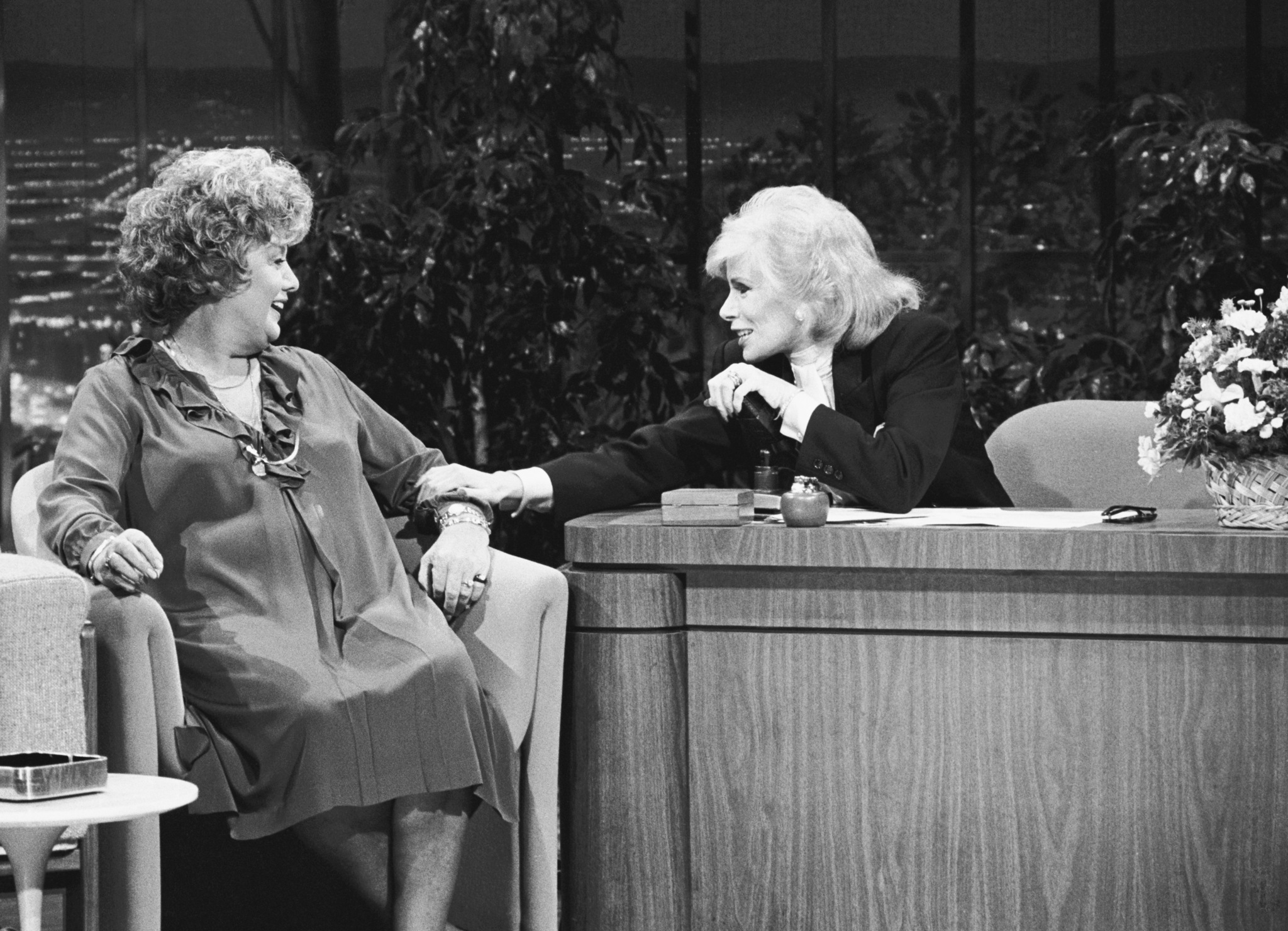 Joan Rivers and Shelley Winters in The Tonight Show Starring Johnny Carson (1962)