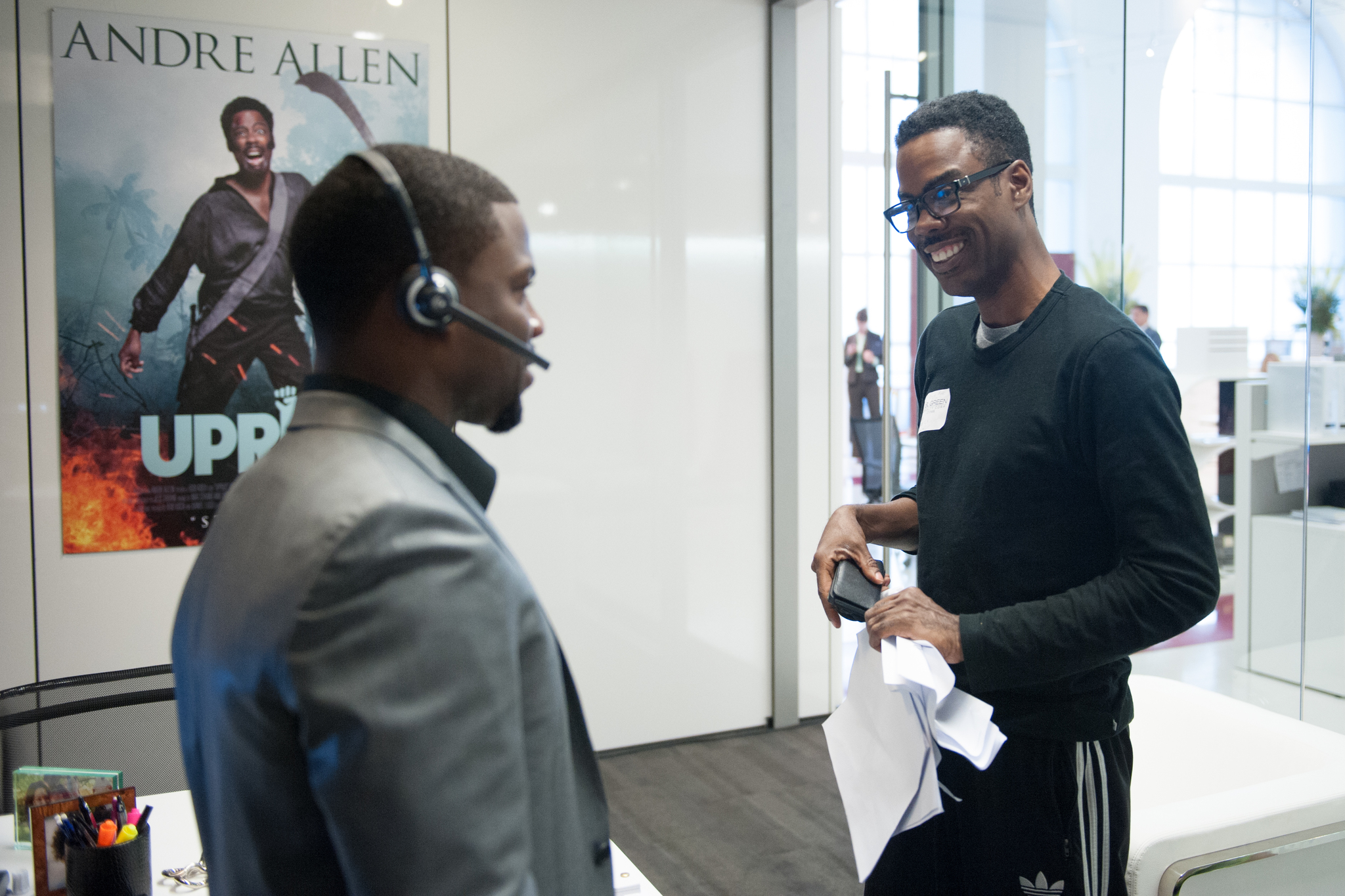 Still of Chris Rock and Kevin Hart in Top Five (2014)
