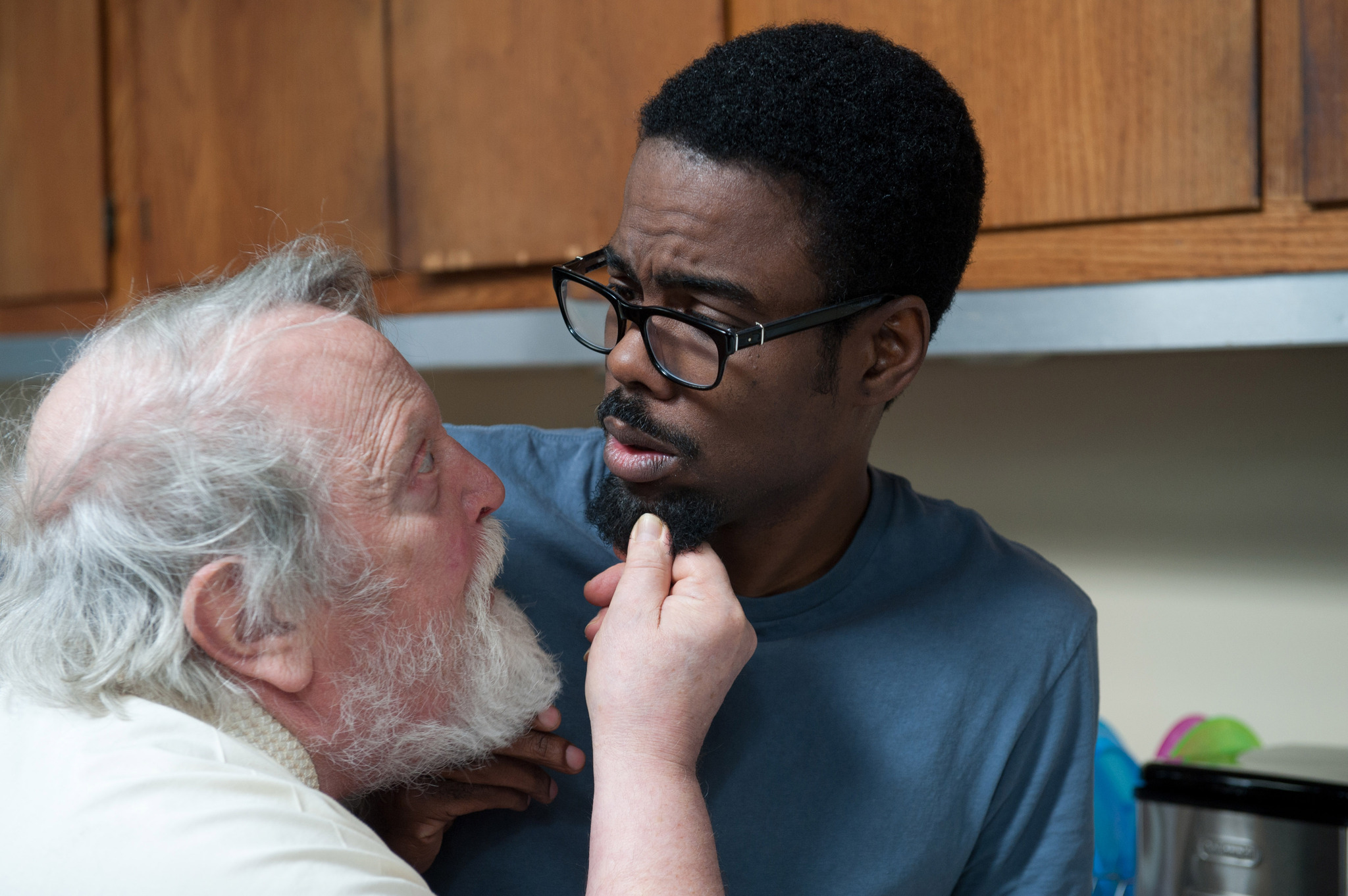 Still of Chris Rock and Albert Delpy in 2 dienos Niujorke (2012)