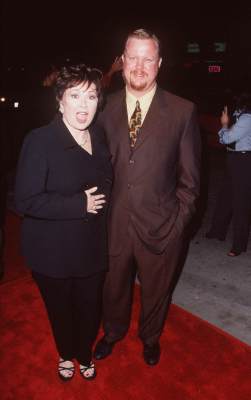 Roseanne Barr and Ben Thomas at event of Beloved (1998)