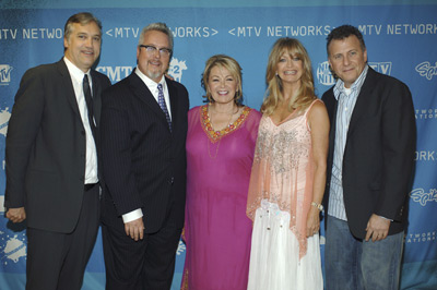 Goldie Hawn, Paul Reiser, Roseanne Barr, Herb Scannell and Larry W. Jones