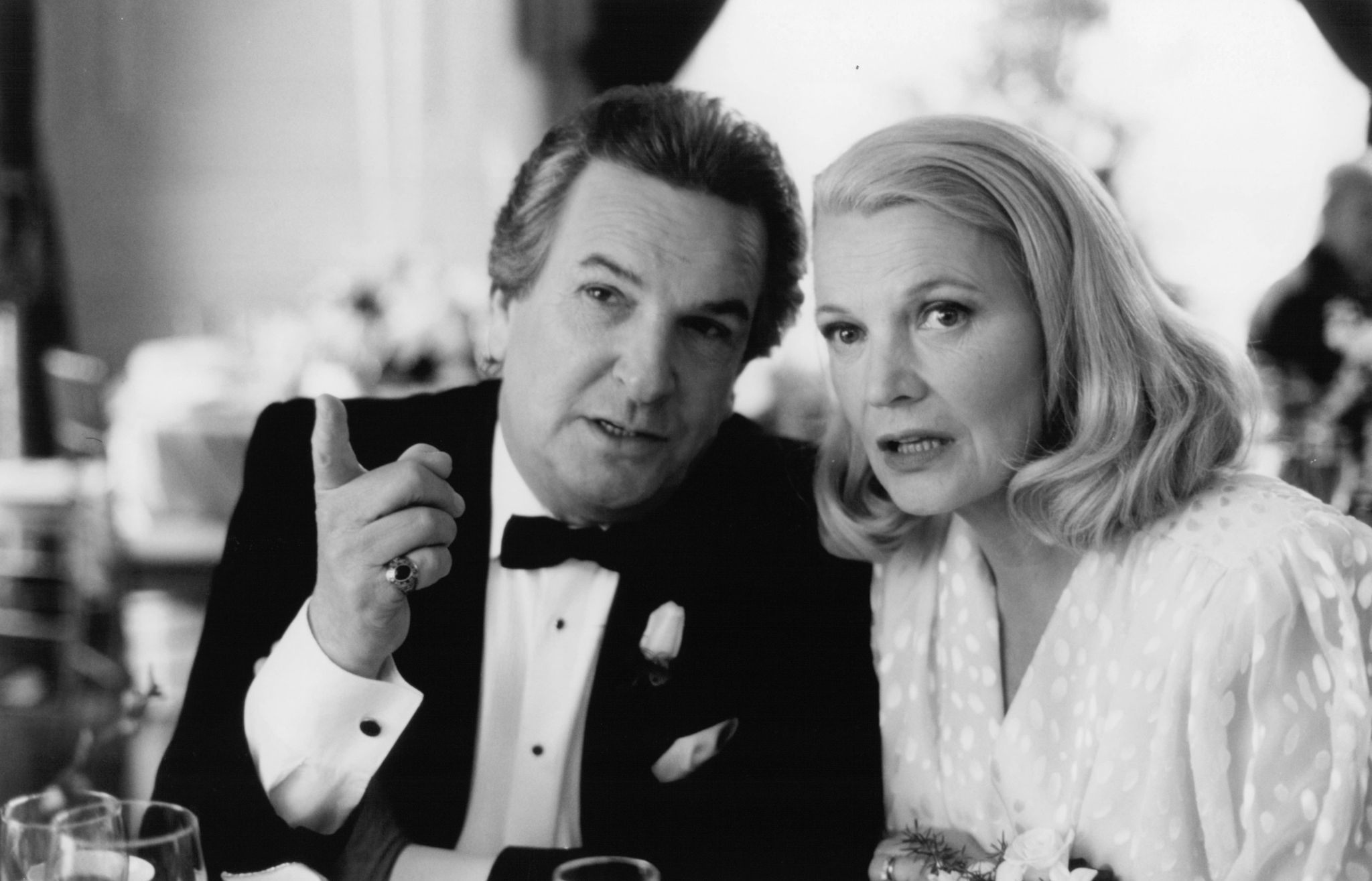 Still of Danny Aiello and Gena Rowlands in Once Around (1991)