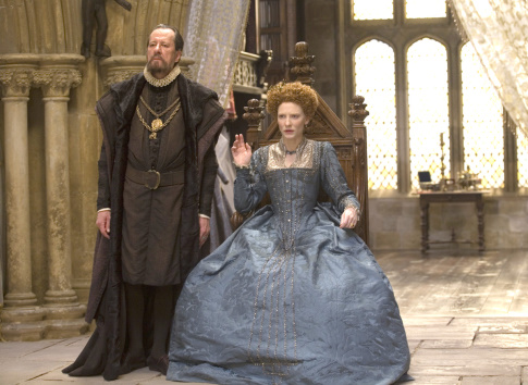 Still of Cate Blanchett and Geoffrey Rush in Elizabeth: The Golden Age (2007)