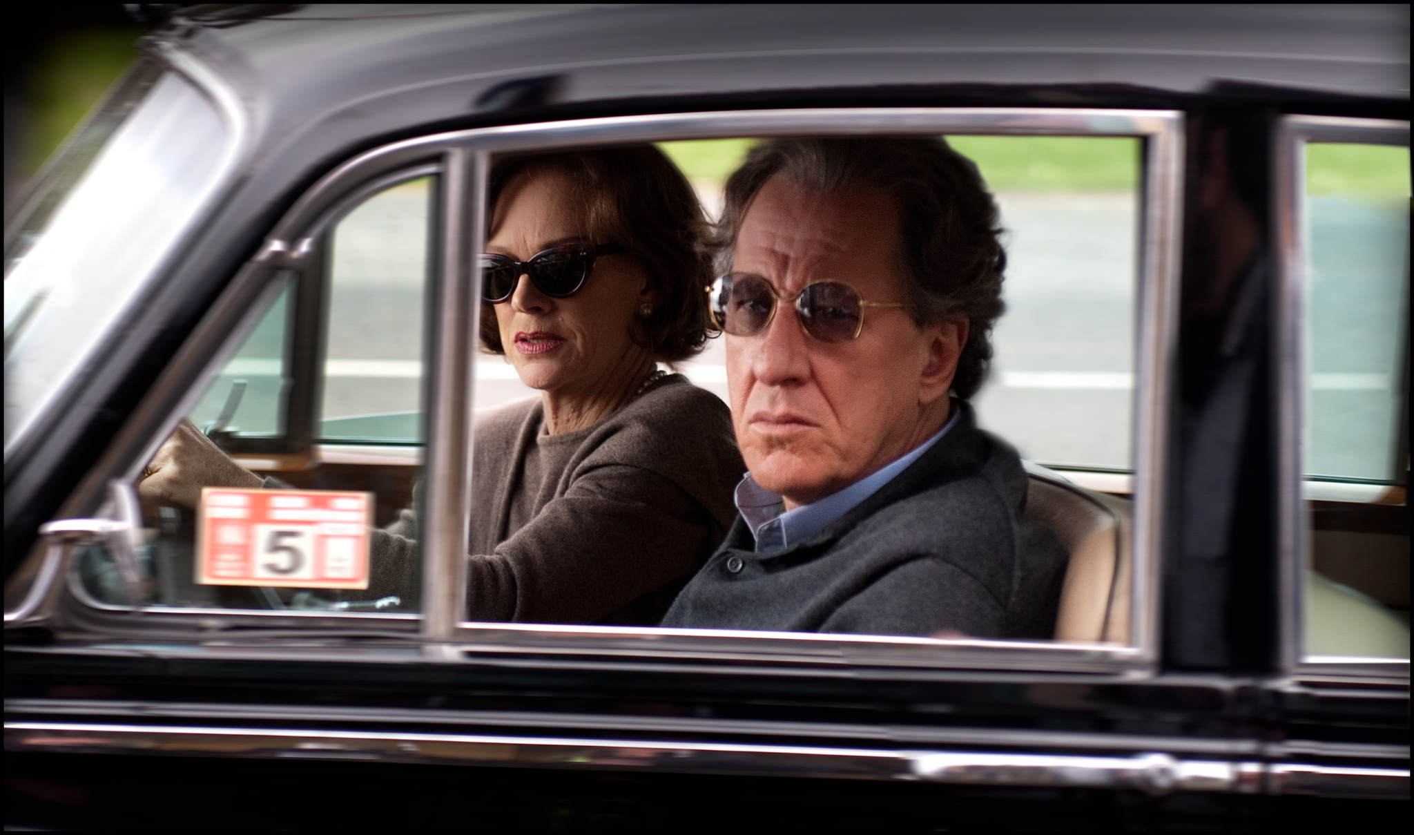 Still of Judy Davis and Geoffrey Rush in The Eye of the Storm (2011)