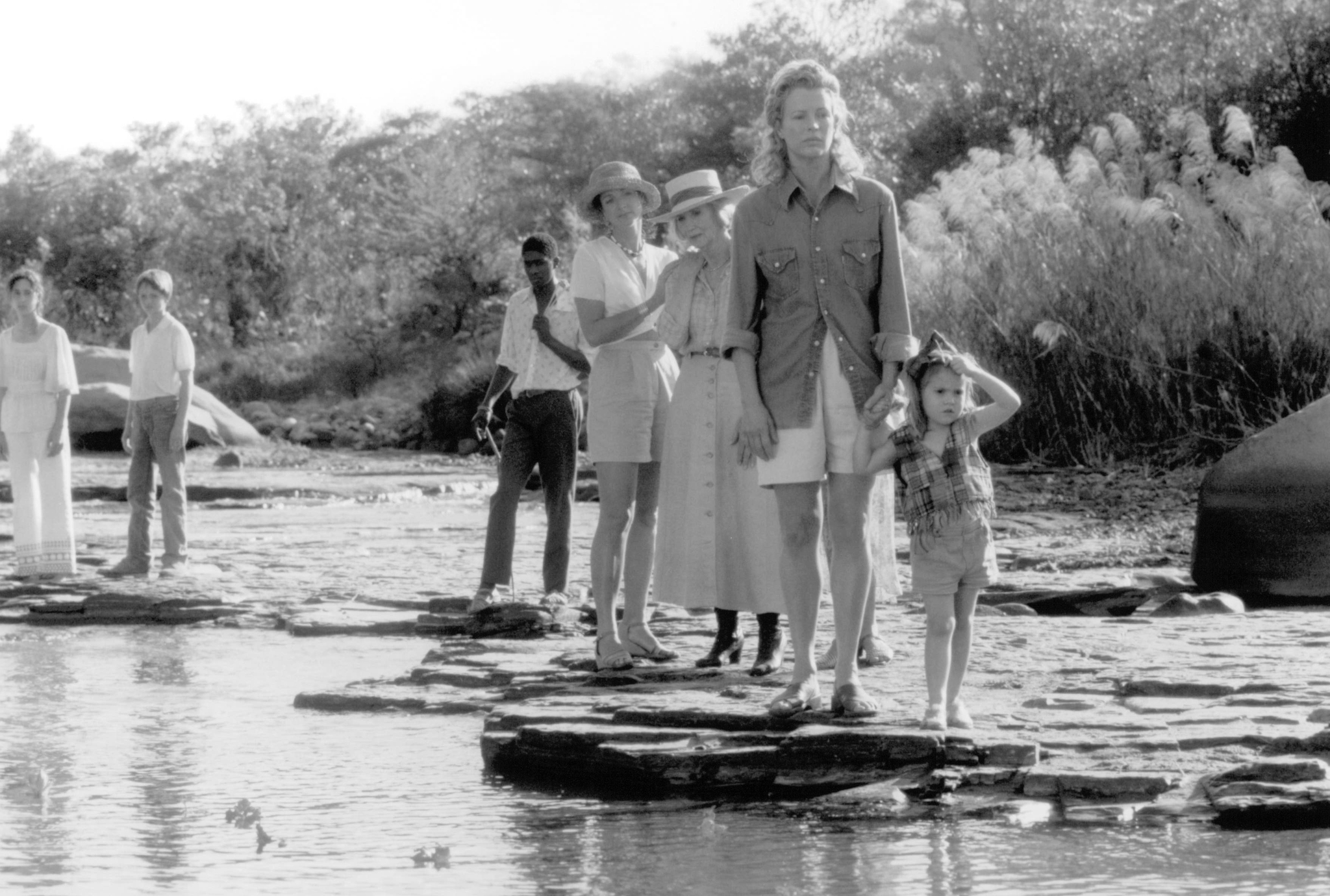 Still of Kim Basinger and Eva Marie Saint in I Dreamed of Africa (2000)