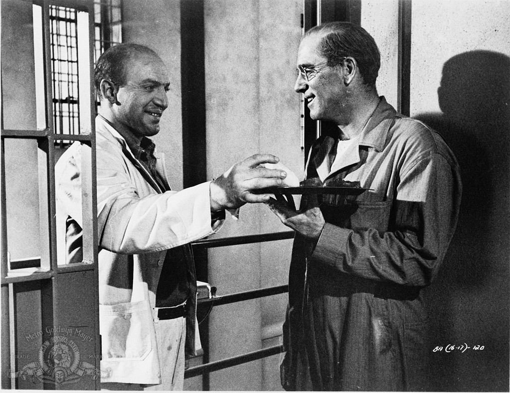 Still of Burt Lancaster and Telly Savalas in Birdman of Alcatraz (1962)