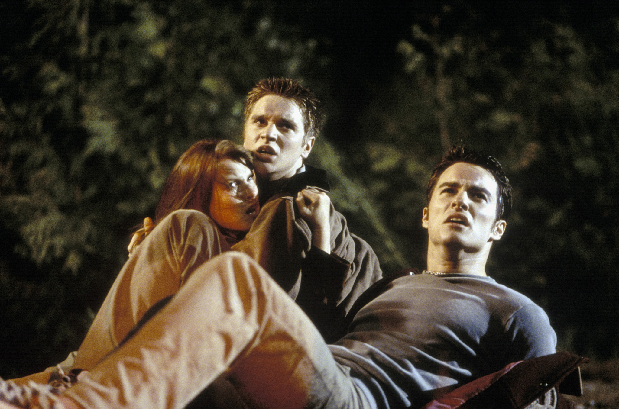 Still of Devon Sawa, Kerr Smith and Kristen Cloke in Galutinis tikslas (2000)