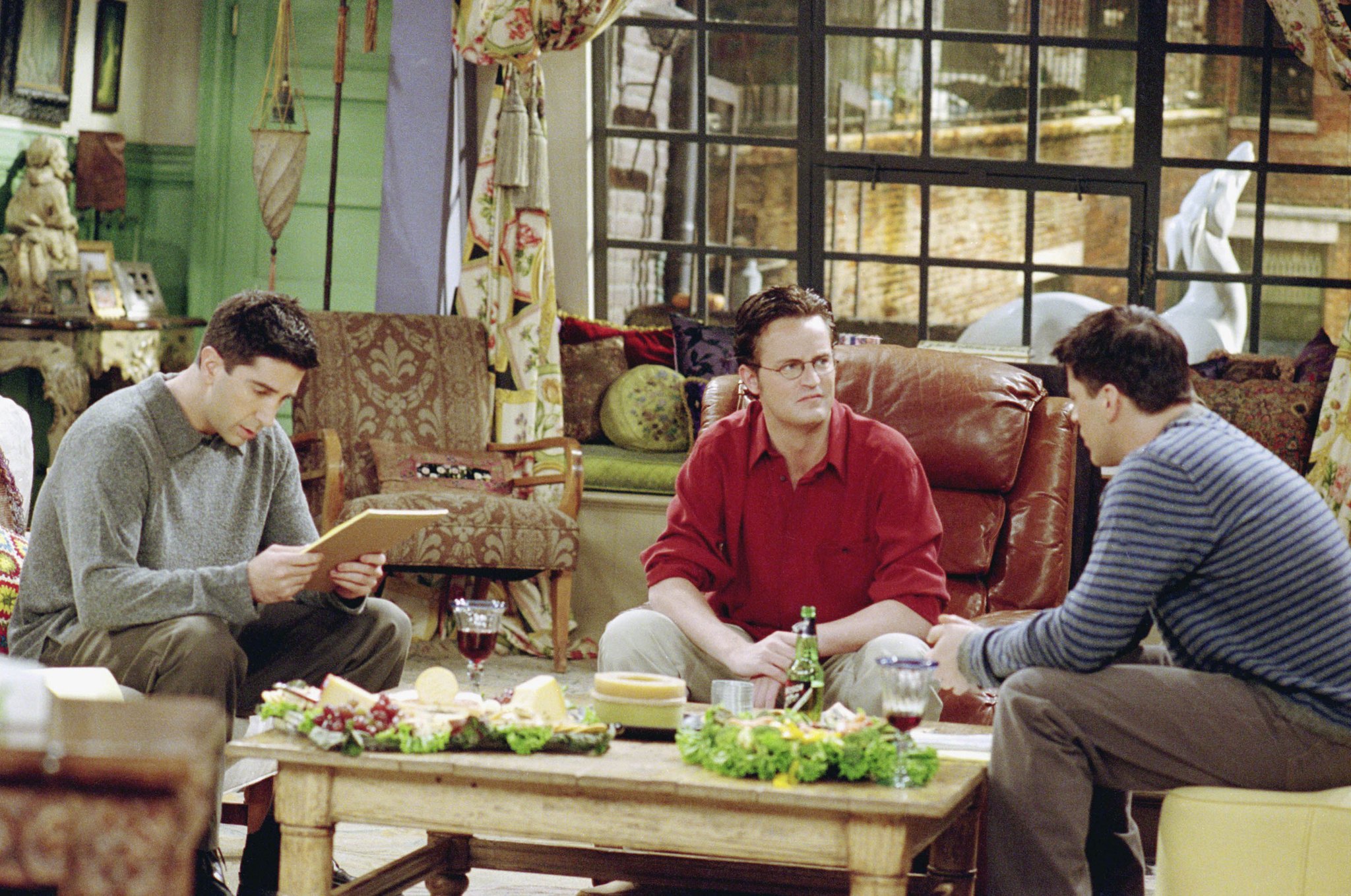 Still of Matt LeBlanc, Matthew Perry and David Schwimmer in Draugai (1994)