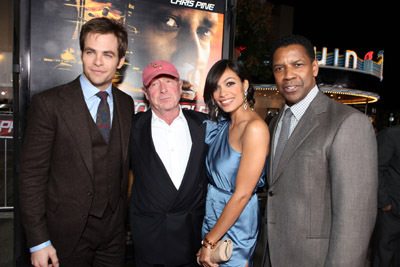 Denzel Washington, Tony Scott, Rosario Dawson and Chris Pine at event of Nevaldoma gresme (2010)