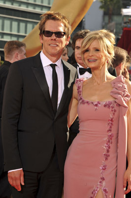 Kevin Bacon and Kyra Sedgwick at event of The 61st Primetime Emmy Awards (2009)