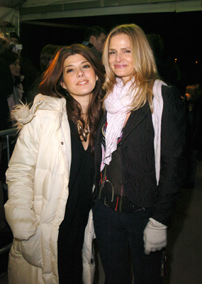 Marisa Tomei and Kyra Sedgwick at event of Loverboy (2005)