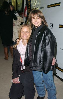 Kyra Sedgwick and Dominic Scott Kay at event of Loverboy (2005)