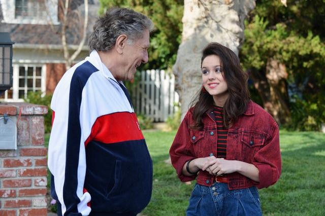 Still of George Segal and Hayley Orrantia in The Goldbergs (2013)