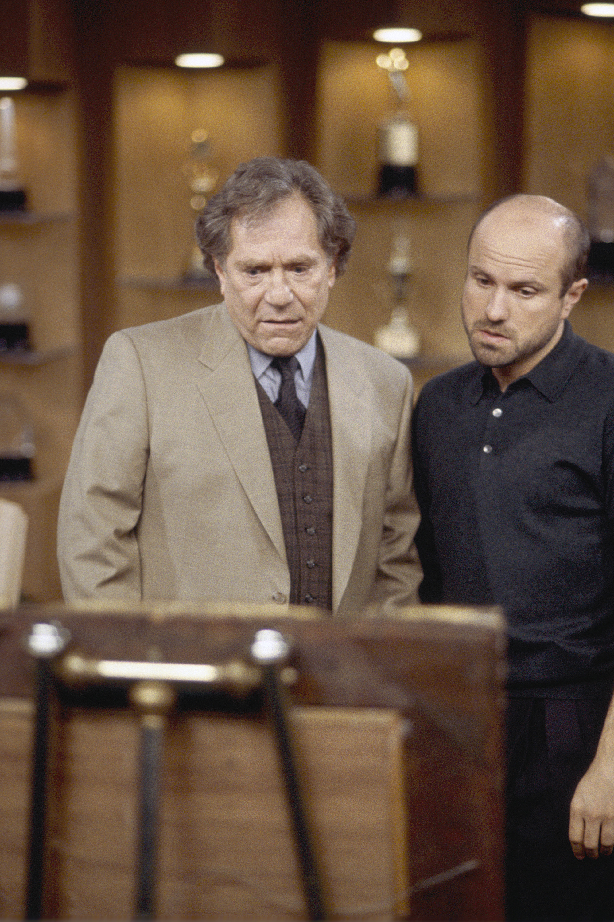 Still of George Segal and Enrico Colantoni in Just Shoot Me! (1997)