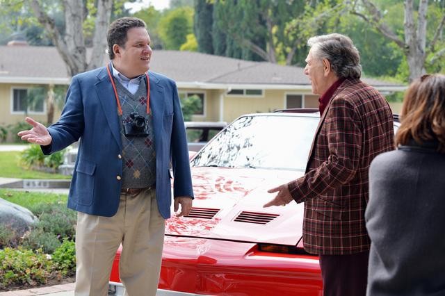 Still of George Segal and Jeff Garlin in The Goldbergs (2013)