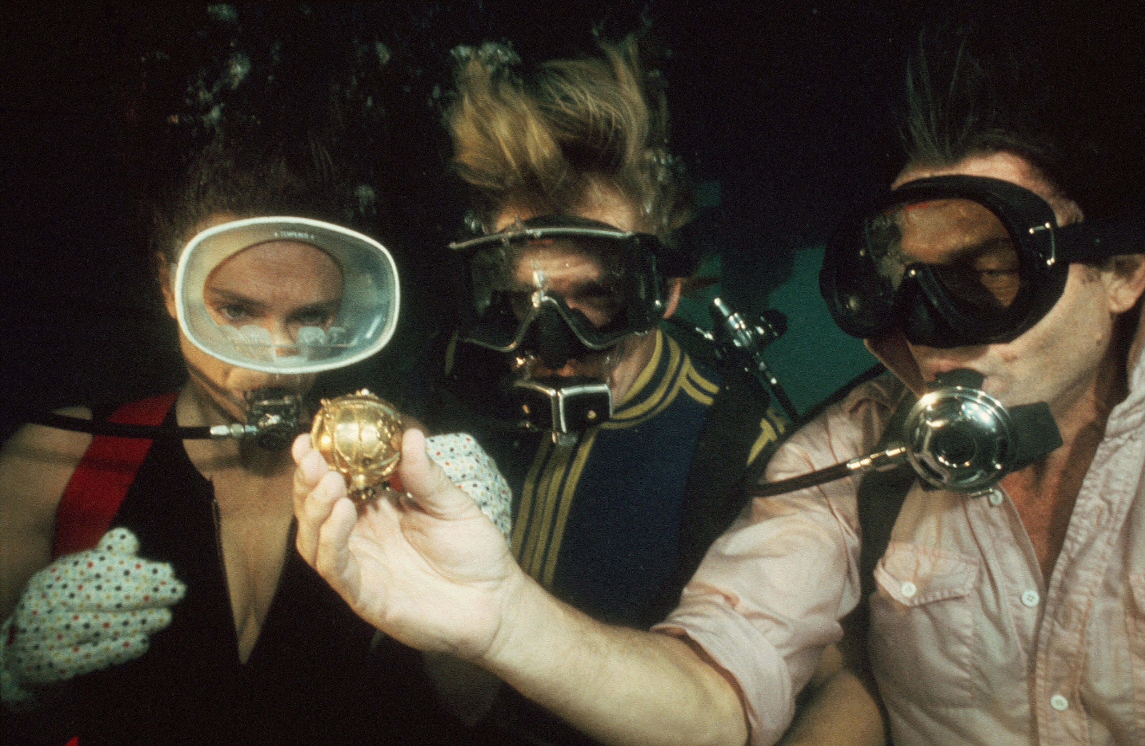 Still of Jacqueline Bisset, Nick Nolte and Robert Shaw in The Deep (1977)