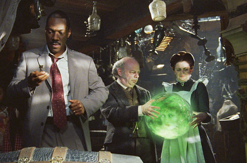 Still of Jennifer Tilly, Eddie Murphy, Wallace Shawn and Dina Spybey-Waters in The Haunted Mansion (2003)