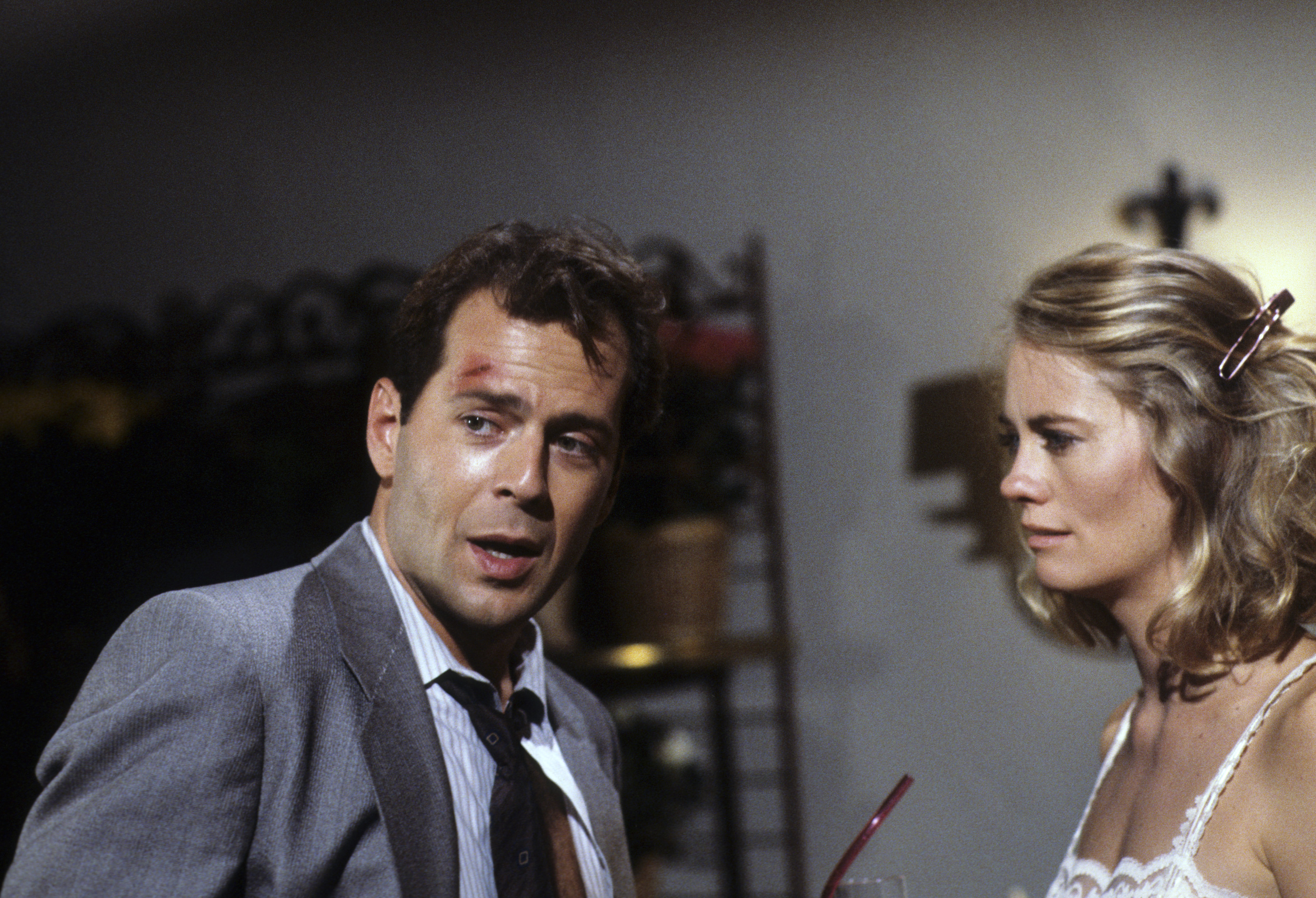Still of Bruce Willis and Cybill Shepherd in Moonlighting (1985)