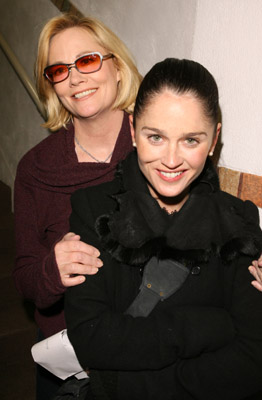 Robin Tunney and Cybill Shepherd at event of Open Window (2006)