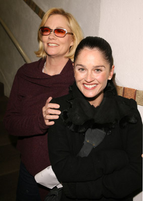 Robin Tunney and Cybill Shepherd at event of Open Window (2006)