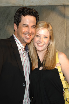 Jonathan Silverman and Jennifer Finnigan at event of Close to Home (2005)