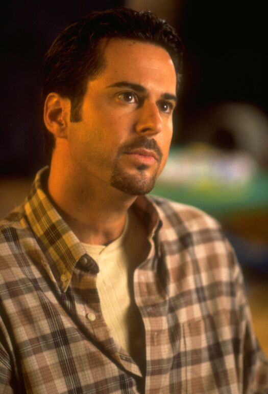 Jonathan Silverman stars as Inspector Alex Urbina