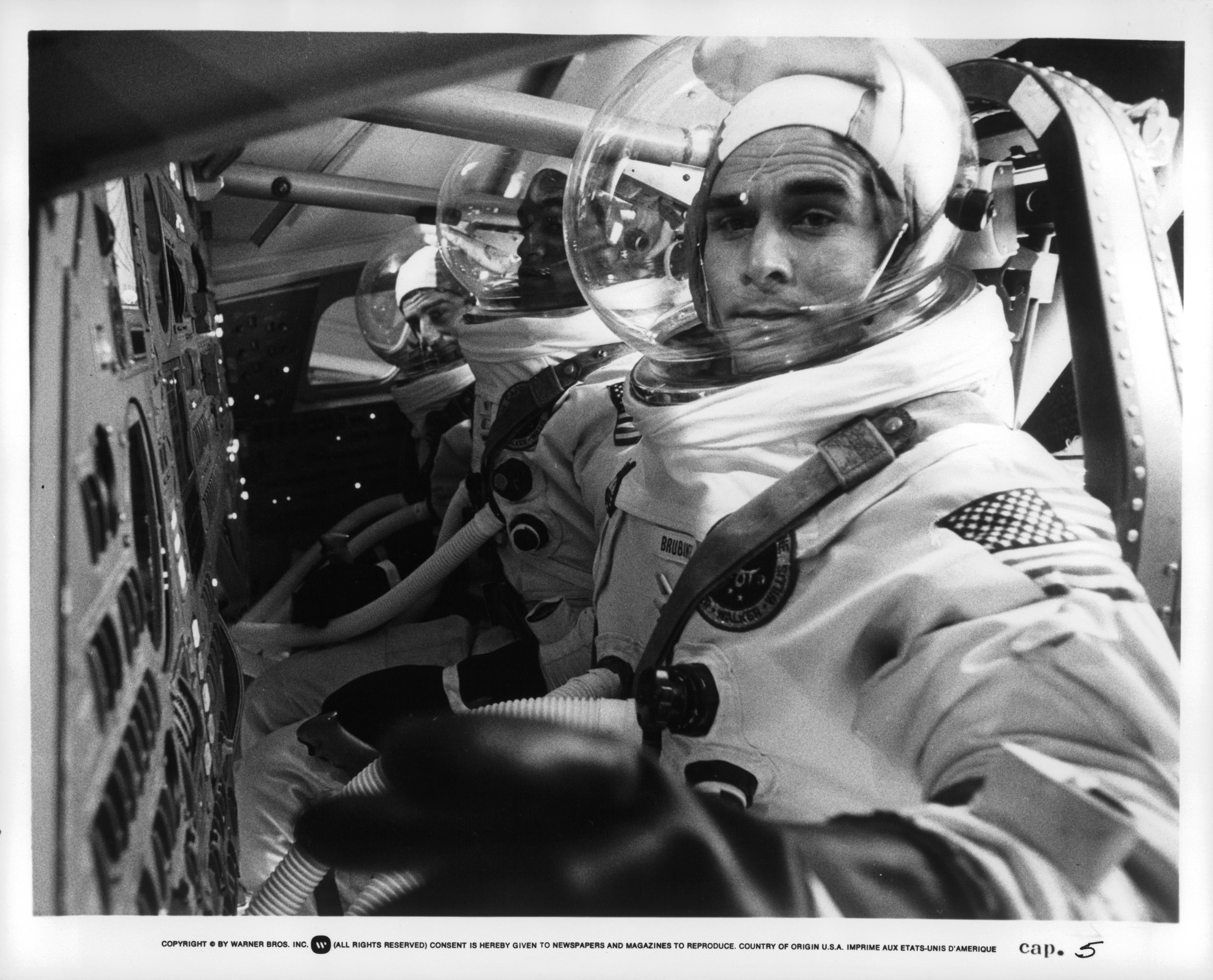 Still of James Brolin, O.J. Simpson and Sam Waterston in Capricorn One (1977)