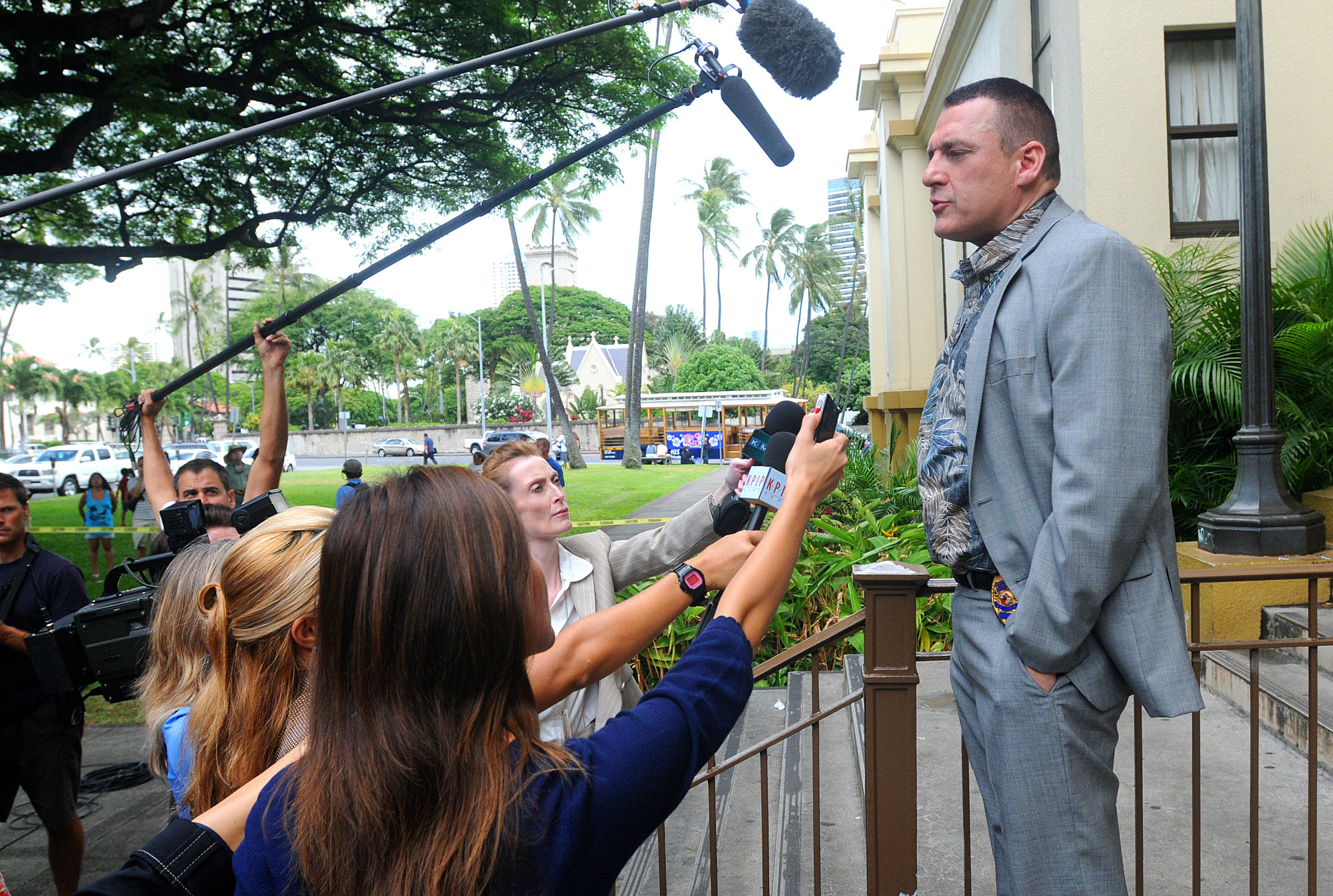Still of Tom Sizemore in Hawaii Five-0 (2010)