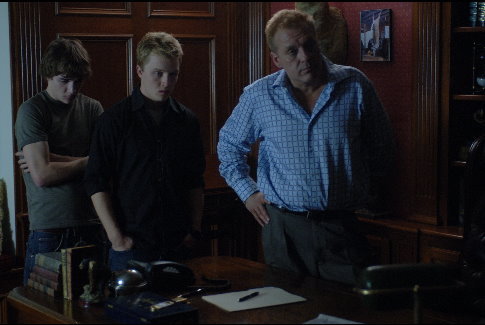 Still of Tom Sizemore, Noel Fisher and Kyle Gallner in Red (2008)