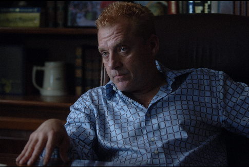 Still of Tom Sizemore in Red (2008)