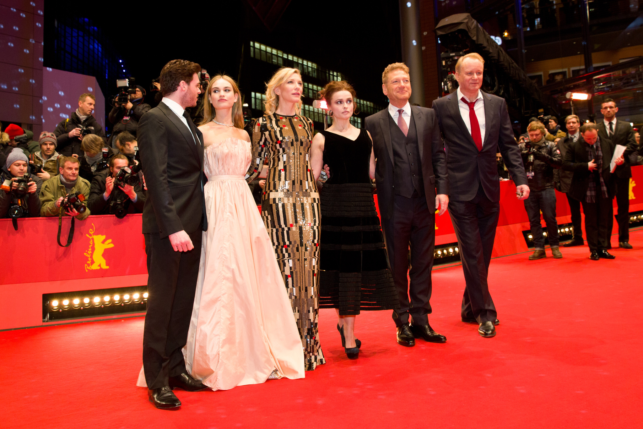 Kenneth Branagh, Helena Bonham Carter, Cate Blanchett, Stellan Skarsgård, Richard Madden and Lily James at event of Pelene (2015)