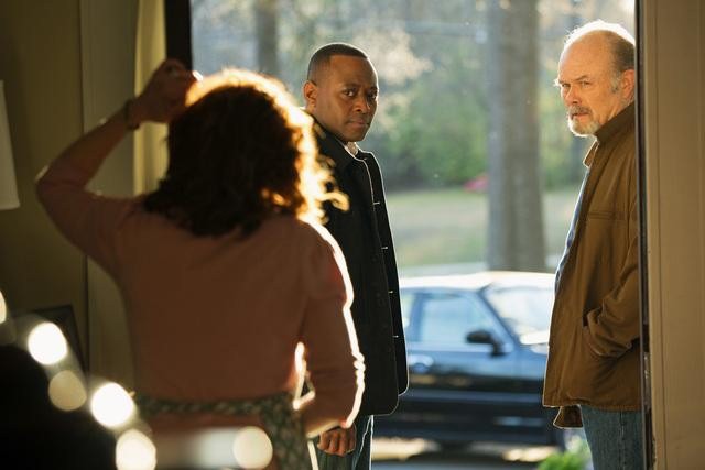 Still of Kurtwood Smith and Omar Epps in Resurrection (2013)